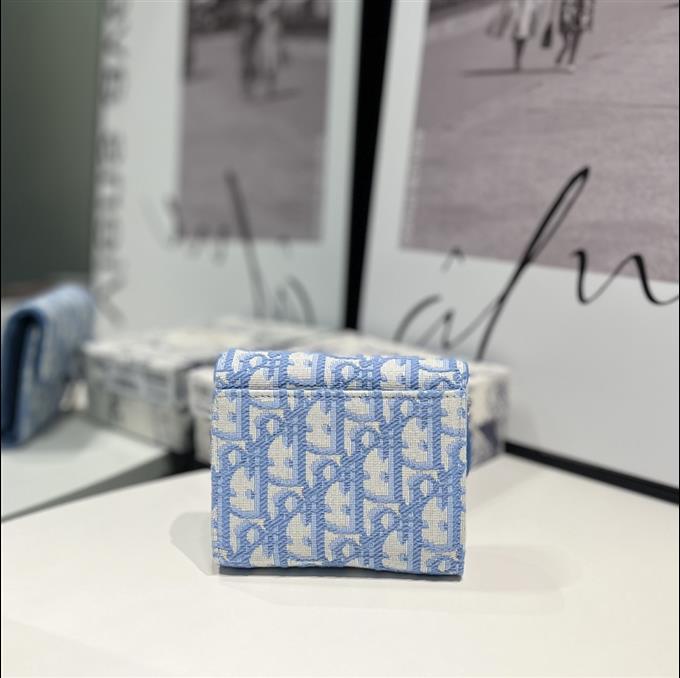 2025228Y 210P182142671